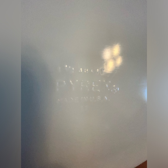 Pyrex pink daisy serving dish - Picture 4 of 4